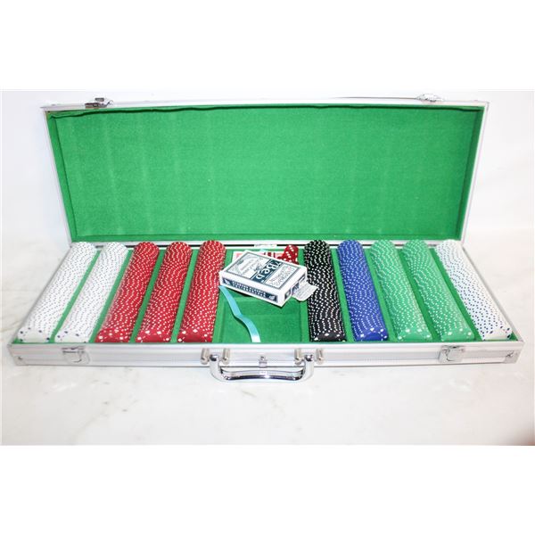 LARGE POKER SET IN METAL CASE
