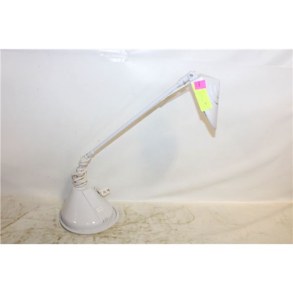 ADJUSTABLE DESK LAMP