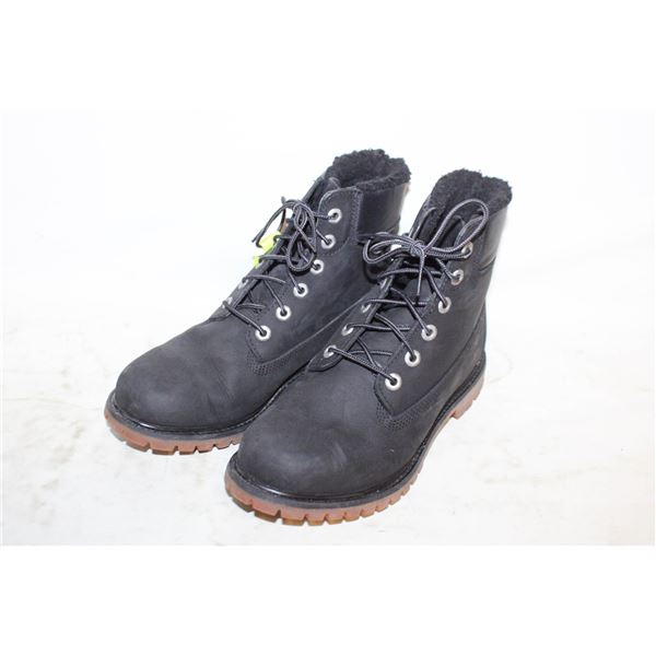 LADIES SZ 10 TIMBERLAND PREMIUM 6" BOOTS