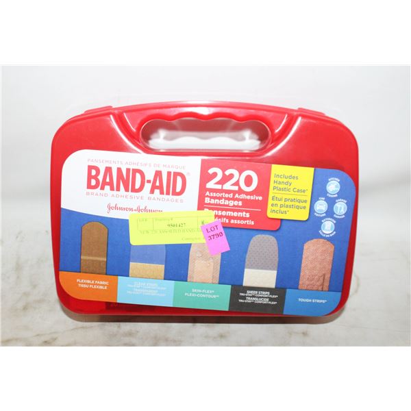 NEW 220 ASSORTED BAND-AID KIT