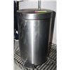 Image 1 : STAINLESS STEP GARBAGE CAN