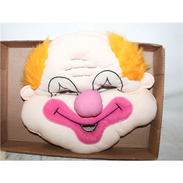 VINTAGE SOFT PLUSH FACE MASK CLOWN