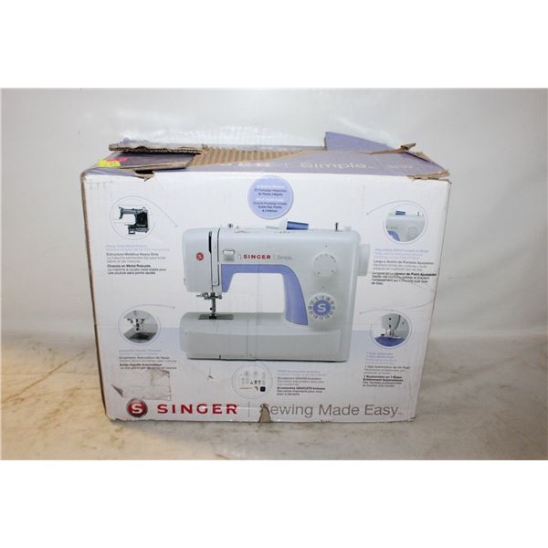 SINGER SEWING MACHINE - NEEDS POWERCORD