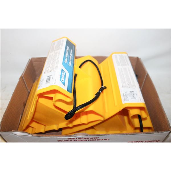 CAMCO SUPER WHEEL CHOCKS X 2 WITH ROPE