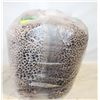 Image 1 : SET OF 2 STANDARD SIZE LEOPARD PRINT
