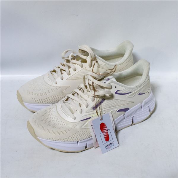 NEW REEBOK WOMENS RUNNING SHOES CHALK WHITE SIZE 9