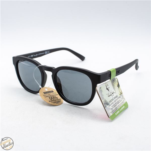 PAIR OF FOSTER GRANT SUNGLASSES