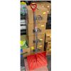 Image 1 : GARANT ERGONOMIC SNOW SHOVEL RED 18"