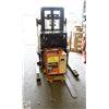 Image 1 : 1990 PRIME MOVER INDUSTRIAL FORKLIFT 3000LB CAP
