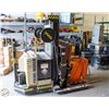 Image 5 : 1990 PRIME MOVER INDUSTRIAL FORKLIFT 3000LB CAP