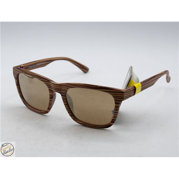 PAIR OF SUNGLASSES