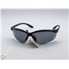 Image 1 : PAIR OF SUNGLASSES