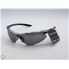 Image 1 : PAIR OF SUNGLASSES