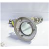 Image 1 : VINTAGE MAGNIFYING GLASS WITH LIGHT UP FEATURE
