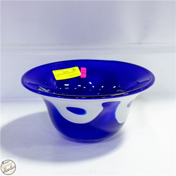 BLUE ART GLASS CENTRE PIECE BOWL