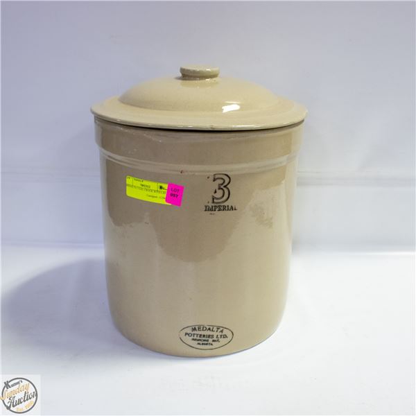 MEDALTA 3 GAL CROCK WITH LID