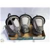 Image 1 : 3 OUTDOOR LANTERN STYLE LIGHTS