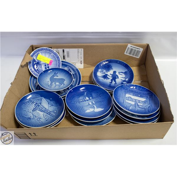 DUTCH CHRISTMAS BLUE PLATES (17 PIECES)