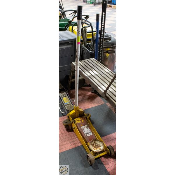 FLOOR JACK 2 TON CAPACITY