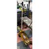 Image 1 : FLOOR JACK 2 TON CAPACITY