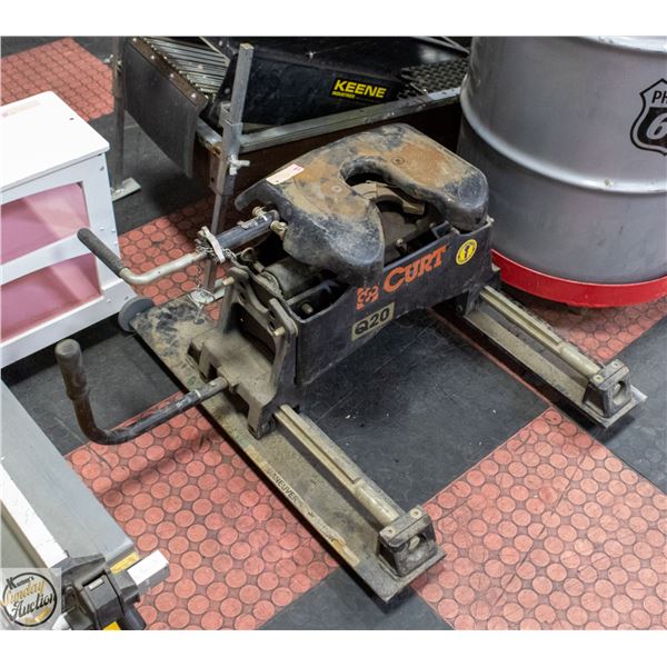 CURT Q20 5TH WHEEL HITCH