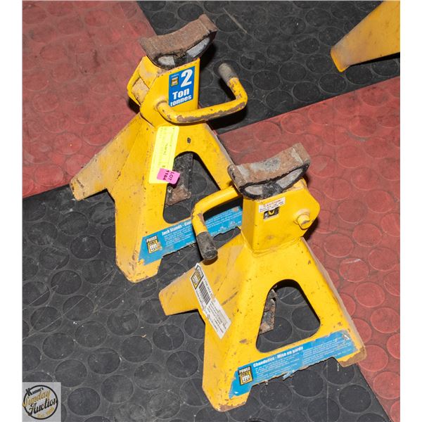 PAIR OF SMALL AXLE STANDS 2 TON CAPACITY