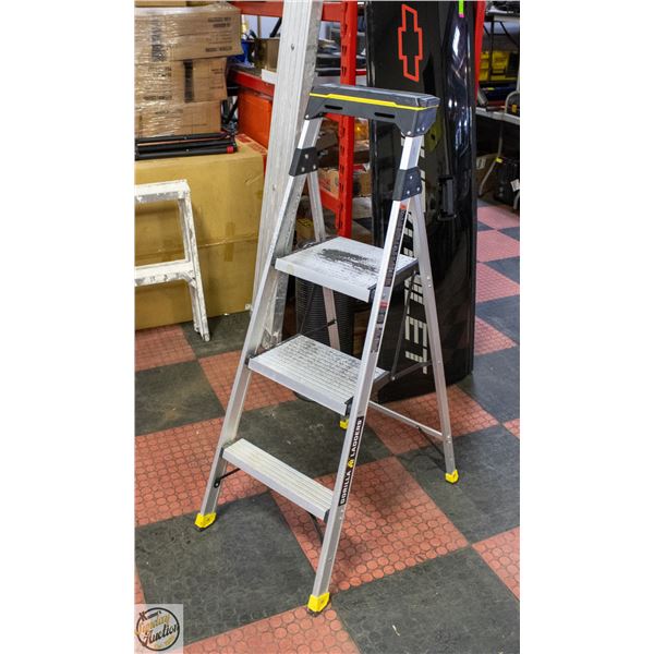 GORILLA LADDER CO 3-STEP ALUMINUM UTILITY/ALL