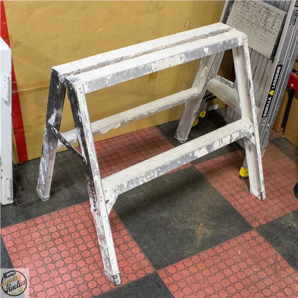 STURDY LADDER INC. -  ALUMINUM 2-STEP DRYWALL