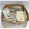 Image 1 : BOX OF WALL PLATES