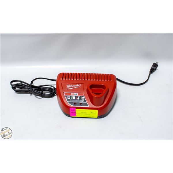 MILWAUKEE M12 CHARGER TESTED WORKING