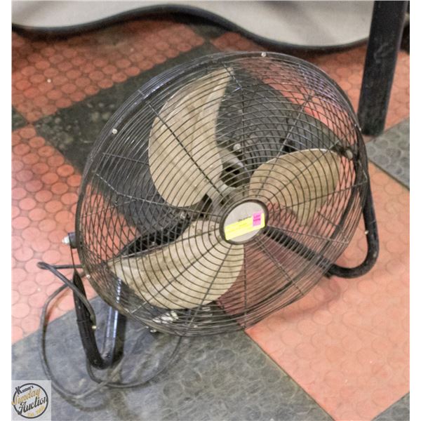 COMFORT ZONE FLOOR FAN