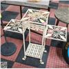 Image 1 : VINTAGE FOLDABLE METAL PLANT STAND