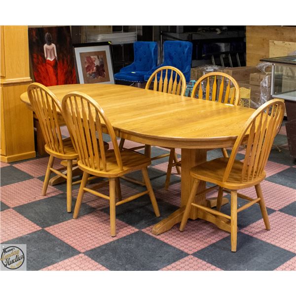 OAK DINING ROOM/KITCHEN TABLE W/2 LEAFS + 5 CHAIRS