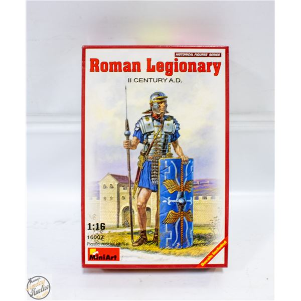 ROMAN LEGIONARY MINI ART KIT 1/16 SCALE