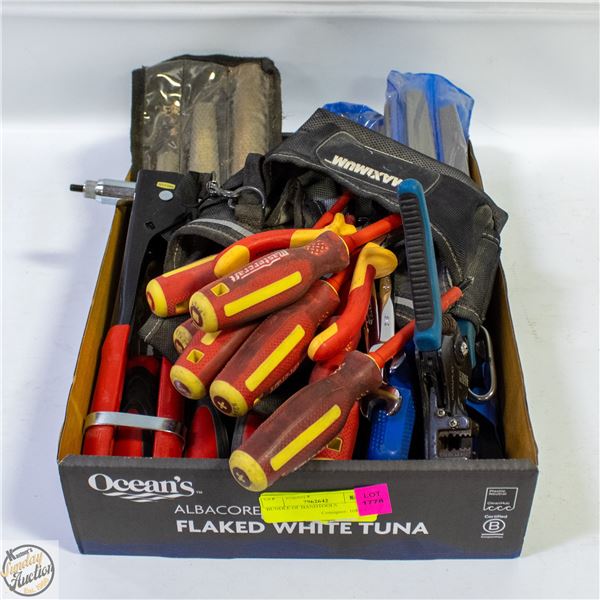 BUNDLE OF HANDTOOLS