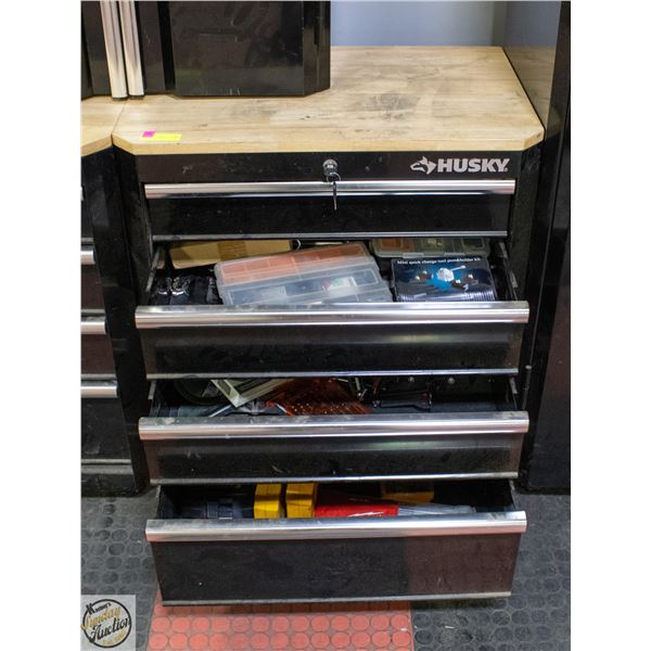 HUSKY METAL TOOL CABINET+KEY W-32.5" W-18.5" L-28"