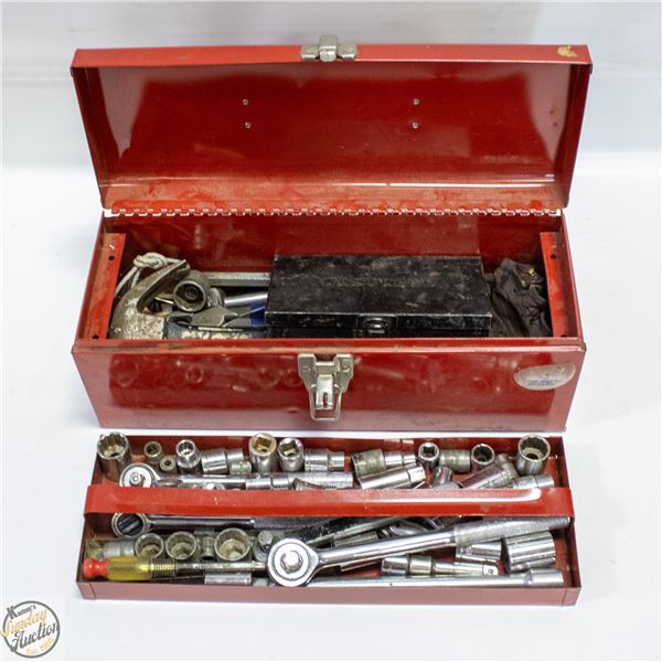 RED 16 1/2“ METAL TOOL KIT WITH ASSORTED