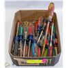 Image 1 : FLAT OF VINTAGE CRAFTSMAN SCREWDRIVERS