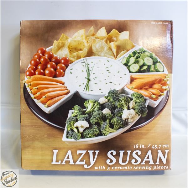 NEW IN BOX - SIGNATURE SERVEWARE LAZY SUSAN