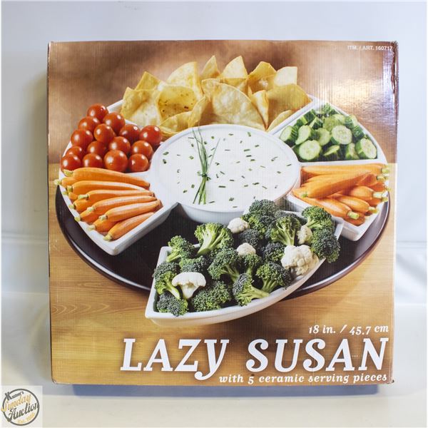 NEW IN BOX - SIGNATURE SERVEWARE LAZY SUSAN
