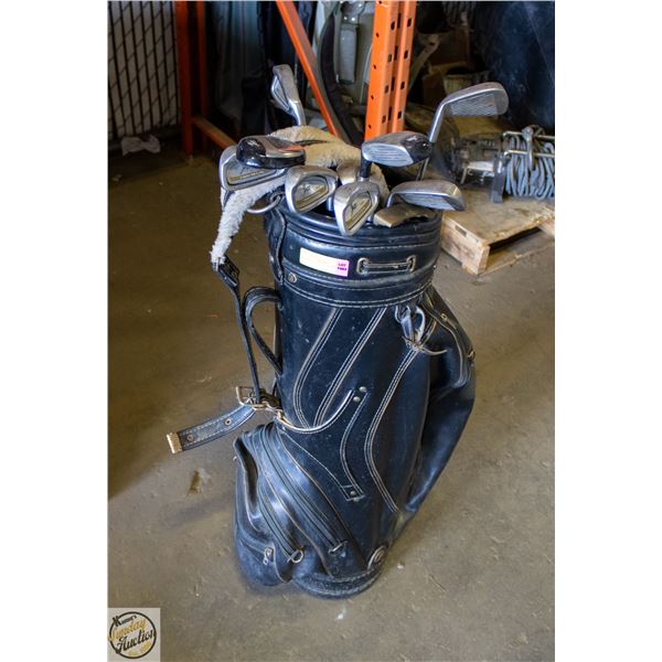 BUNDLE OF GOLF CLUBS IN CADDY