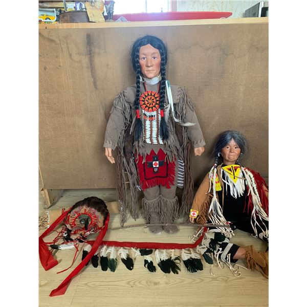 Detailed Native American Dolls With Accessories