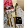 Image 4 : Vintage Vanity and Sewing Accessories with Storage Cases Vintage Kaleidoscope