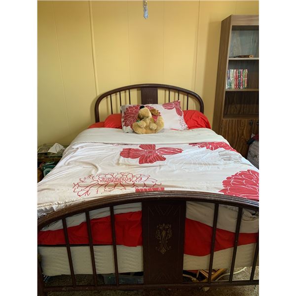 Vintage Metal Full-Size Bed Frame with Spindle Design with Boxspring and Mattress