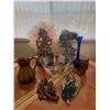 Image 1 : Decorative Items Featuring Angels, Glassware, and Ceramics