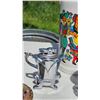 Image 5 : Decorative Mixed Lot Featuring Ceramic Bottle, Ashtray, Lighters, and Figurines