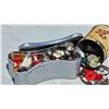 Image 2 : Sewing Buttons in Decorative Tins