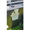 Image 3 : Metal Hydraulic Oil Reservoir Tank with Mounted Pump