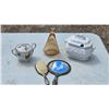 Image 8 : Vanity Accessories Tableware Glass, Porcelain, Silver-Toned Metal