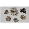Image 8 : Six Assorted Vintage Brooches in Mixed Metals and Enamel Sarah Coventry